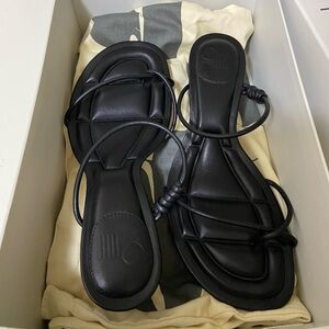 Oncept Sydney rolled strap sandal 7.5